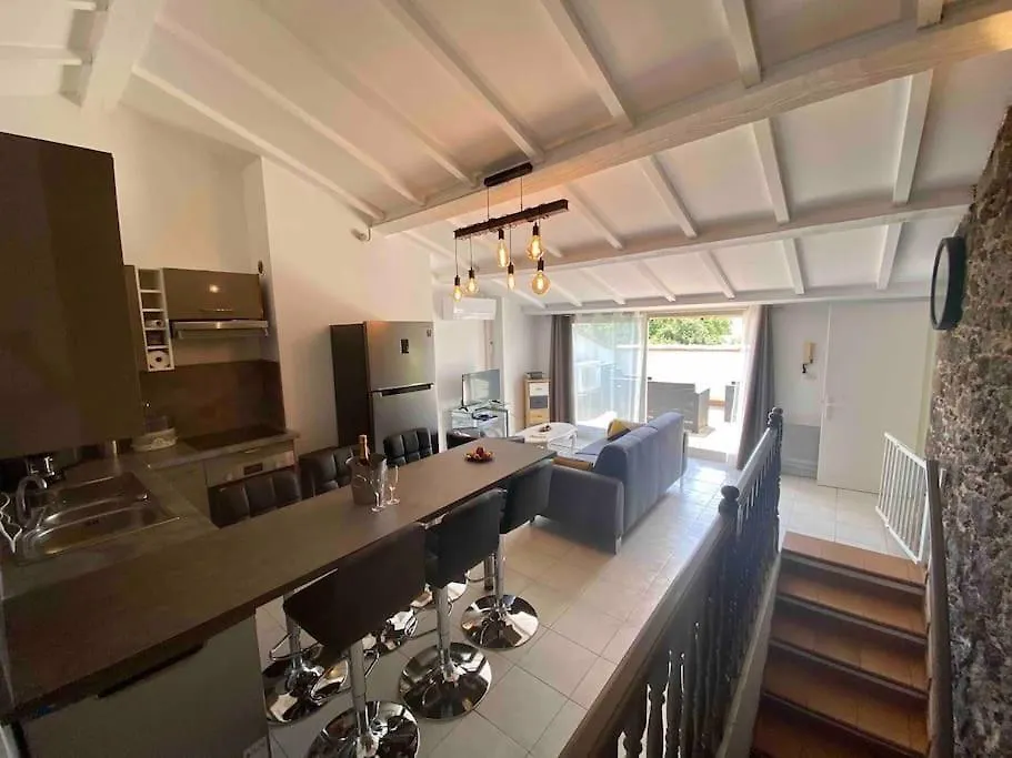 Superbe Appartement Atypique Centre Historique Frejus Apartment