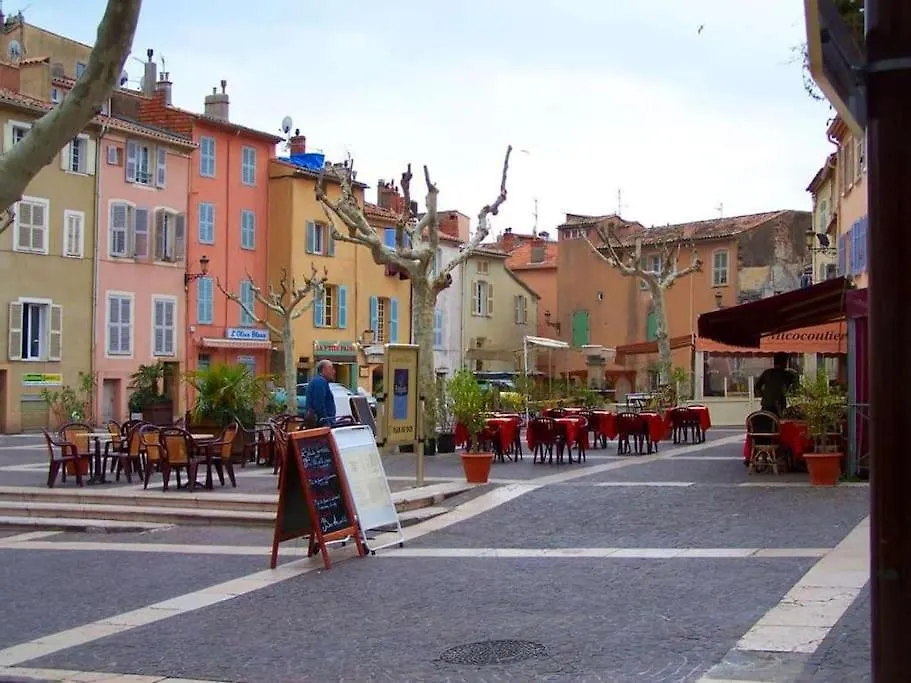 Superbe Appartement Atypique Centre Historique Frejus Apartment